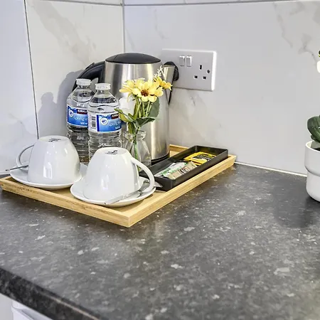 The Finsbury Deluxe Apartments London Room photo