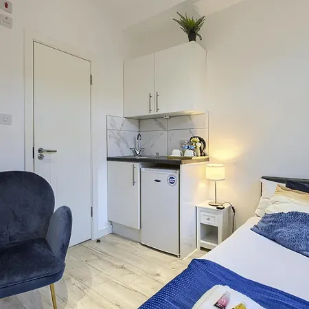 The Finsbury Deluxe Apartments London Room photo