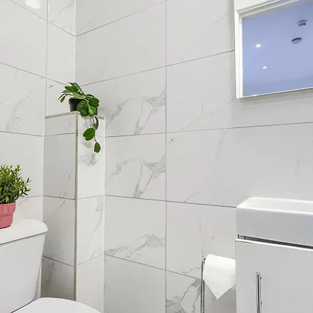 The Finsbury Deluxe Apartments London Room photo