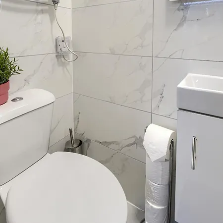 The Finsbury Deluxe Apartments London Room photo