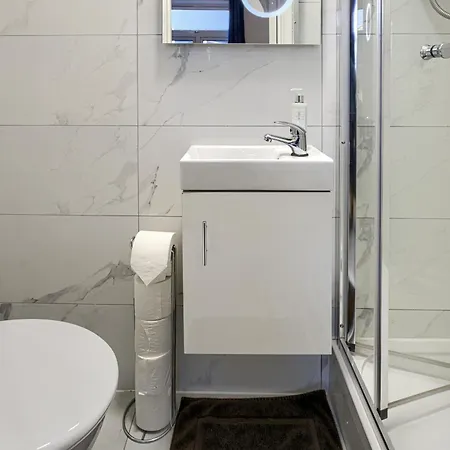 The Finsbury Deluxe Apartments London Room photo