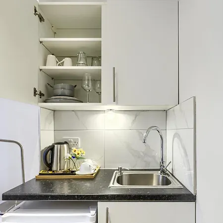 The Finsbury Deluxe Apartments London Room photo