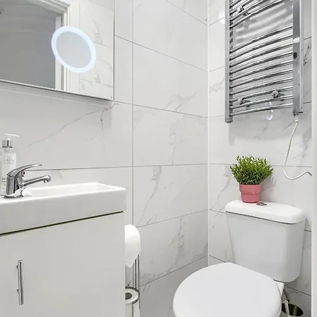 The Finsbury Deluxe Apartments London Room photo