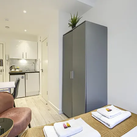 The Finsbury Deluxe Apartments London Exterior photo