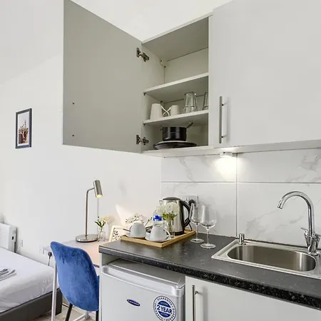 The Finsbury Deluxe Apartments London Room photo