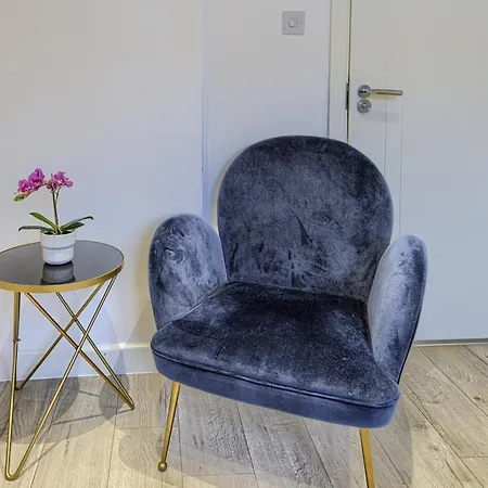 The Finsbury Deluxe Apartments London Room photo