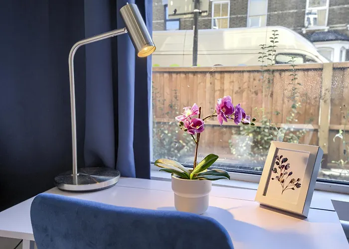 The Finsbury Deluxe Apartments
