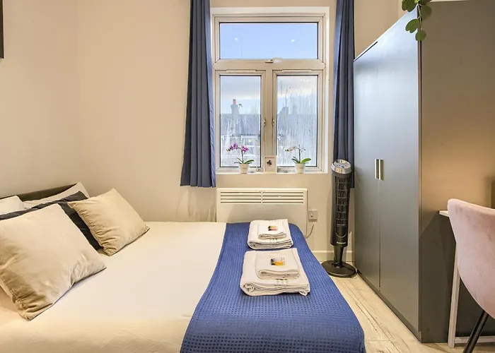 The Finsbury Deluxe Apartments
